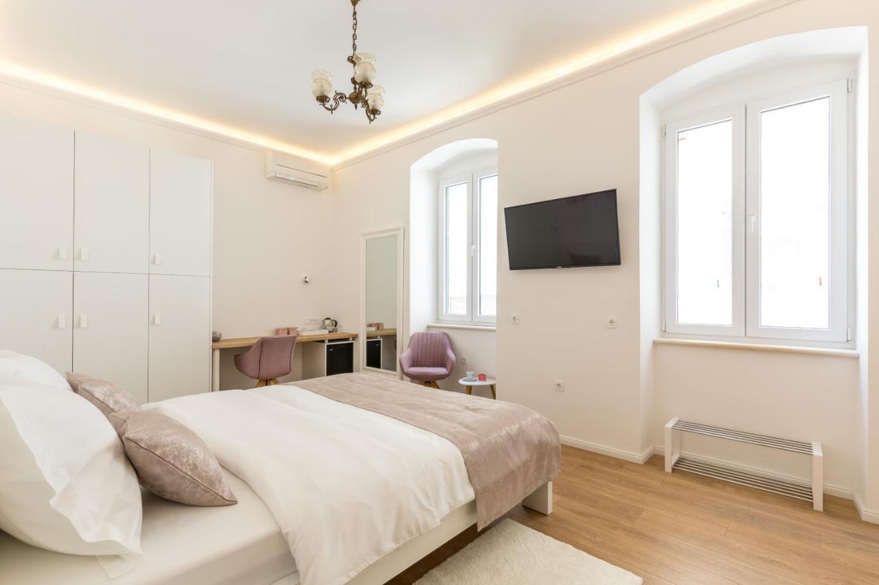Maniva Old Town Luxury Rooms - Prime Spot By Riva Promenade Split Exteriér fotografie