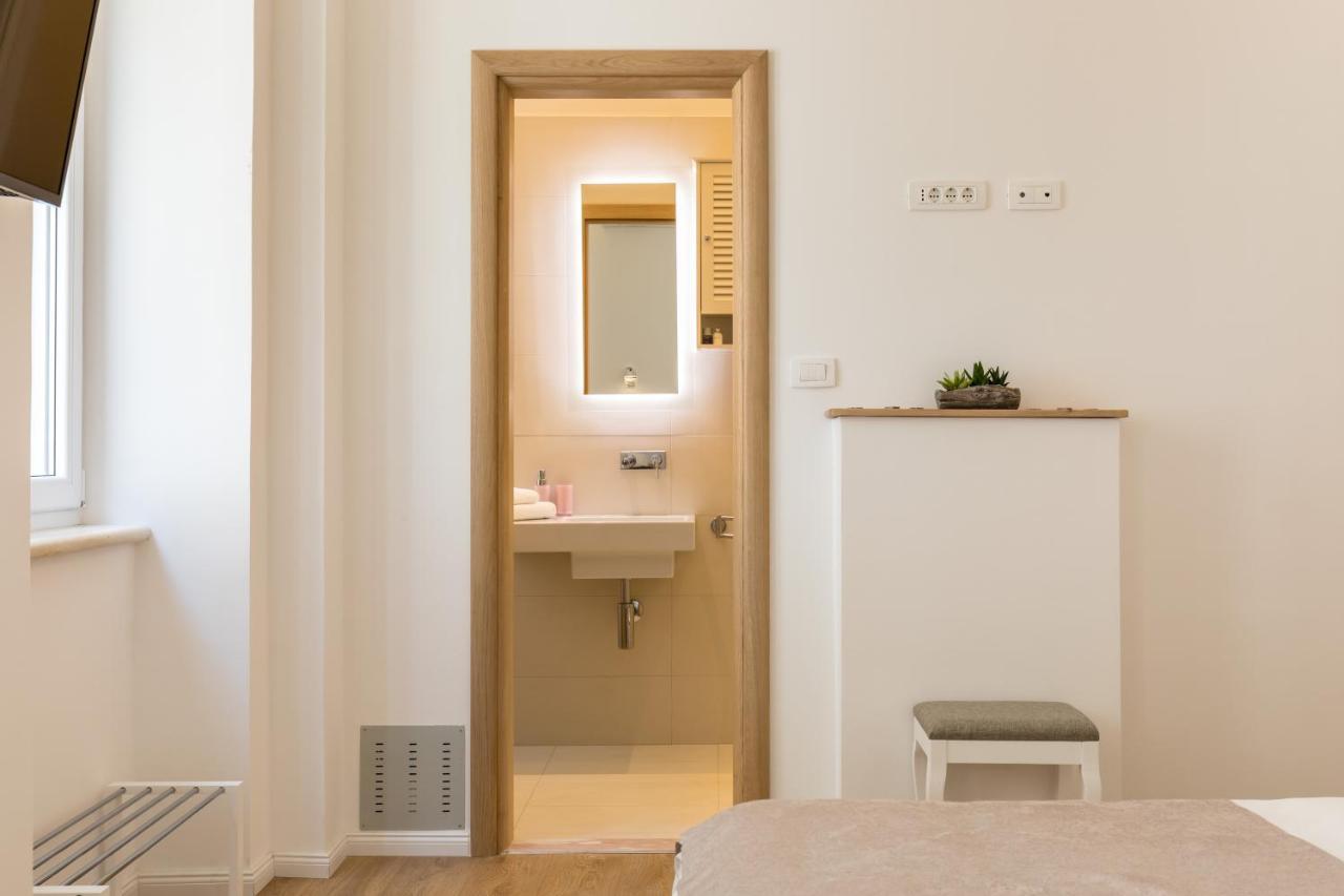 Maniva Old Town Luxury Rooms - Prime Spot By Riva Promenade Split Exteriér fotografie