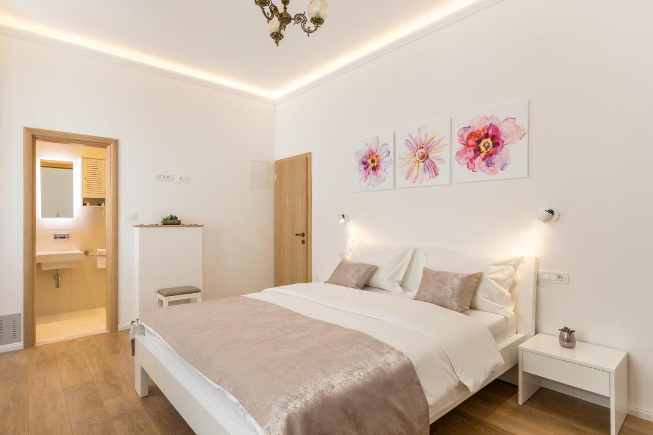 Maniva Old Town Luxury Rooms - Prime Spot By Riva Promenade Split Exteriér fotografie